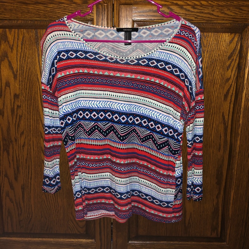 ✨3/$11✨Aztec Top Forever 21